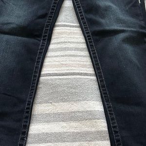 True Religion HALLE MID RISE SUPER SKINNY JEAN size 32